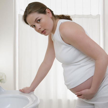 Leaking amniotic fluid: Signs and what to do